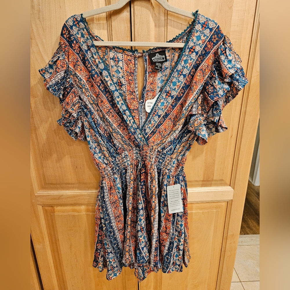 Angie Short Sleeve Romper In Multi Red NWT Size Small